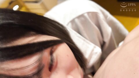 COGM-031 Midnight dating with a cute freckles and innocent saffle!Played in the city with a remote on the...