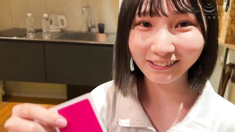 COGM-031 Midnight dating with a cute freckles and innocent saffle!Played in the city with a remote on the...