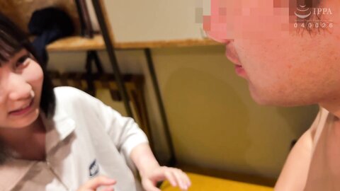 COGM-031 Midnight dating with a cute freckles and innocent saffle!Played in the city with a remote on the...