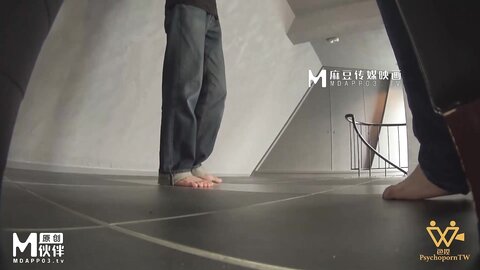 PH-082肉便器OL享受3P前后洞口都被灌满