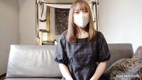 4493156 [7980pt→1980pt pour une durée limitée]****zynxzjo* La beauté d`Okinawa, élevée sous les tropiques, à la sexualité désinhibée, suce la bite innocemment et "On peut la laisser sortir à l`intérieur" au p...