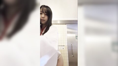 4494567 Face à face ! ****zynxzjo* 3 jours seulement ! La sérieuse et jolie fille qui sert de conseillère de classe à l`école, habillée en prêtresse à son travail à temps partiel... Une femme qui sert les die...