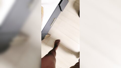 丝袜露脸情趣装狂乱女团的群P生活，淫声荡语不断各种体位激情爆草