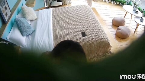 乐橙云破解》小伙酒店约炮极品身材的御姐各种姿势啪啪