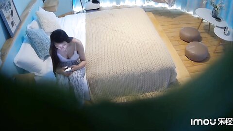 乐橙云破解》小伙酒店约炮极品身材的御姐各种姿势啪啪