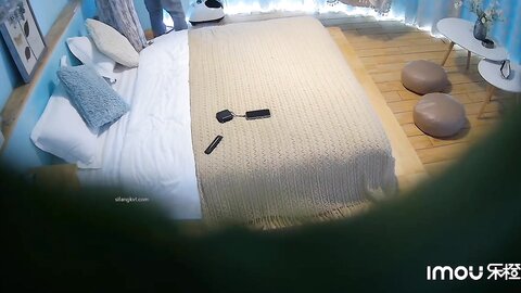 乐橙云破解》小伙酒店约炮极品身材的御姐各种姿势啪啪