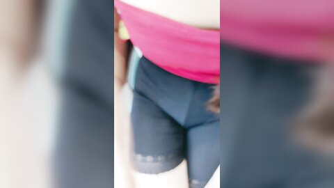 几个漂亮的妹子跟大哥们玩群P，全程露脸淫乱的房间激情不断