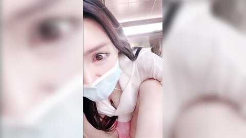 压轴~喷水妹~身材是极品 一对大灯太亮了【户外跳弹】