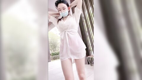 压轴~喷水妹~身材是极品 一对大灯太亮了【户外跳弹】