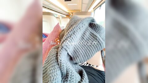 可御可萝反差婊女神『广深雪莉』✅性感福利，和闺蜜一起玩弄小穴
