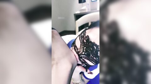 女人才最了解女人，高颜值女S调教犯贱的小母狗