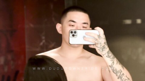 对话精彩，喜欢抽麻的嘻哈范大神Dudu收费私拍2部 2