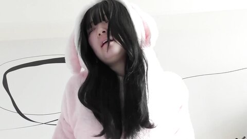 极品️美少女】爆艹粉色兔子睡衣嫩妹 鲜嫩白虎小穴跳蛋攻击