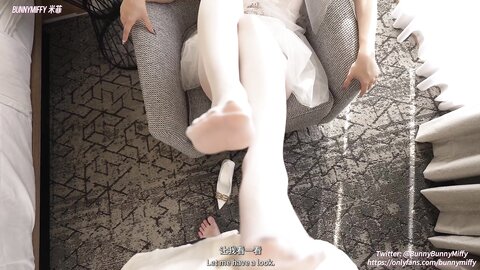 气质尤物女神《米菲兔》淫荡新娘新婚当天和伴郎旧情复发