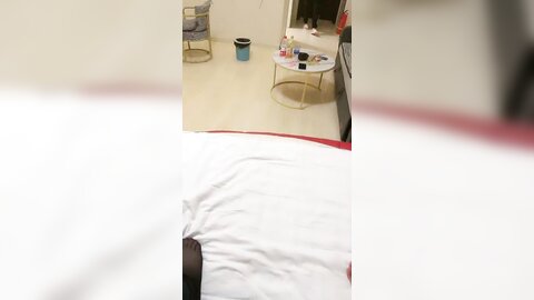 玩弄人妻母狗激情3P，露脸口交入珠的大鸡巴