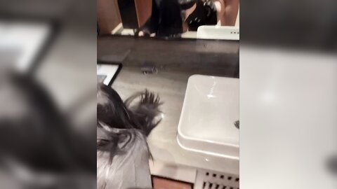 群P极品尤物娇妻，从洗手间干到床上，前后塞满大肉棒体验极致快乐