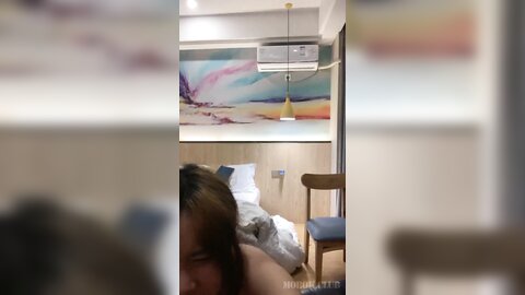 Oo后小情侣啪啪⭐年轻人玩的花样真多⭐先乳交再把妹子舔湿了插入
