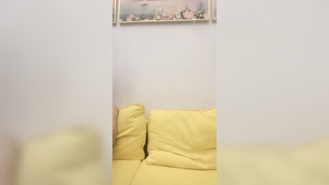 ❤️G罩杯八字大奶，淫荡美女小骚货，发骚想要操逼，长屌炮友猛扣穴，特写抽插多毛骚逼，美臀骑上来操