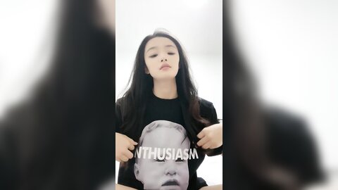 八字大奶G罩杯，淫荡美女小骚货，寂寞难耐玩骚穴