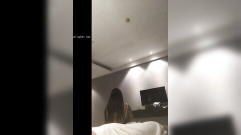 叛逆拜金少女✅性感死库水勾勒劲爆完美身材