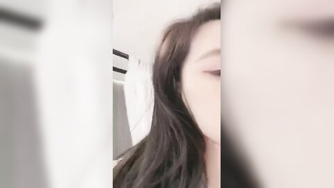 巨乳美女 你的精液怎么这么腥 没操水这么多