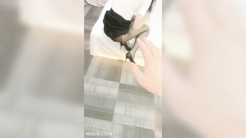 帝都网红情侣Avove白天正式大公司上班