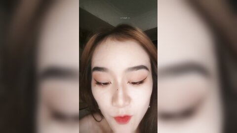 年7月，新人，极品良家，【温柔媚娘】，气质相当出众，是个白虎，蝴蝶逼很粉，家中被男友爆操爽死了