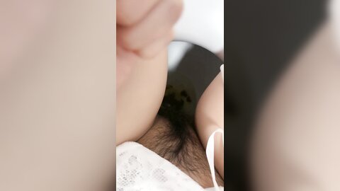 极品大奶妹子伺候大哥大鸡巴，深喉草嘴足交，让大哥揉奶抠逼浪叫不止，无套爆草压在身下玩弄，乖巧又听话