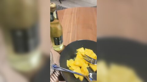漂亮人妻 天哪你流了好多水 我干死你 你慢一点 不要射再干我多一点 要射了 在家偷情中文说的不错的大洋吊