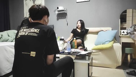 漂亮大奶小姐姐 一夜情聊什么感情 你要观战吗 看也要给钱 你体力不行啊 性格开朗爱笑 吐槽小哥不够猛