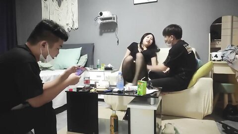 漂亮大奶小姐姐 一夜情聊什么感情 你要观战吗 看也要给钱 你体力不行啊 性格开朗爱笑 吐槽小哥不够猛