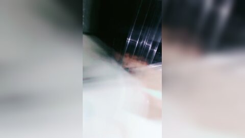 纯欲系眼镜小骚货，极品美腿高跟鞋，大白翘臀
