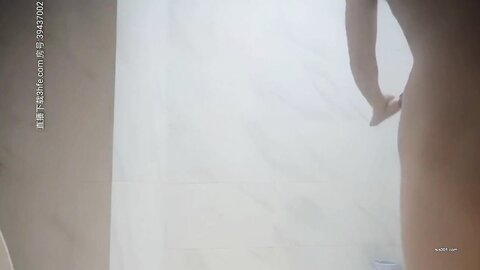 高颜值小姐姐 没有监控吧我扫一下 你非的让我对着这里是不是有什么拍的 身材高挑非常警觉吓到小哥不敢做
