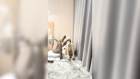 黑白丝姐妹花堪称黑白无常人年轻腿修长逼逼超粉嫩
