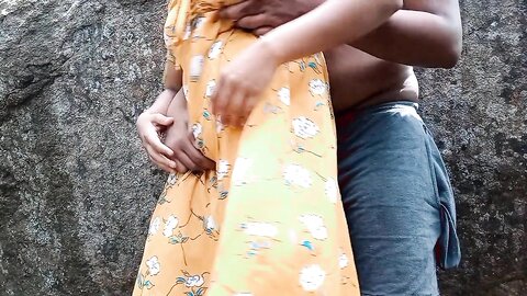 කෑල්ලව කැලේ එක්කන් ගිහින් ගල උඩ තියලම පූසා කෑව