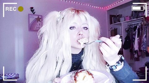 ⋆｡°✩ ˗ˏˋ ☆ ˎˊ˗ Cinnamon Rolls On My Unicorn Plate ⋆｡°✩ ˗ˏˋ ☆ ˎˊ