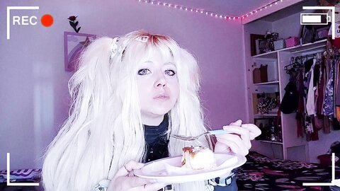 ⋆｡°✩ ˗ˏˋ ☆ ˎˊ˗ Cinnamon Rolls On My Unicorn Plate ⋆｡°✩ ˗ˏˋ ☆ ˎˊ