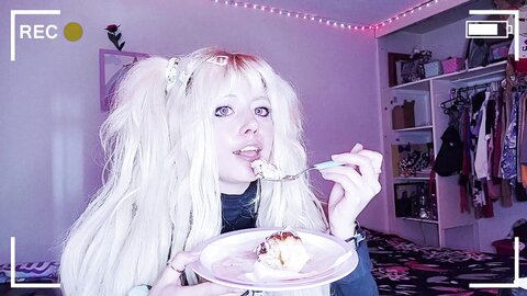 ⋆｡°✩ ˗ˏˋ ☆ ˎˊ˗ Cinnamon Rolls On My Unicorn Plate ⋆｡°✩ ˗ˏˋ ☆ ˎˊ
