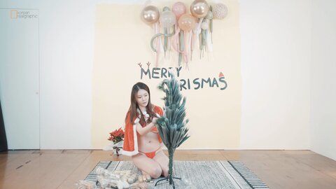 Korean Realgraphic No.040 - Making a Merry Christmas