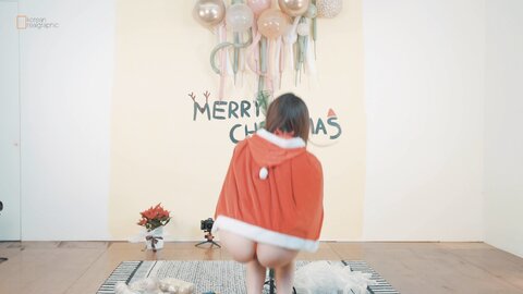 Korean Realgraphic No.040 - Making a Merry Christmas