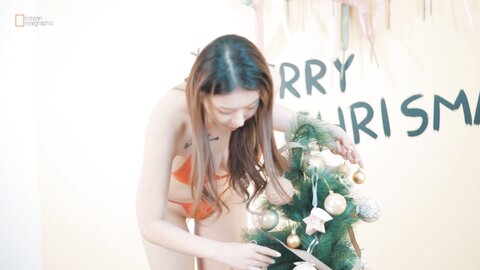 Korean Realgraphic No.040 - Making a Merry Christmas