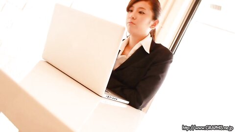 [Graphis] First Gravure - Yui Kasuga 春日由衣 (120P+5Vid) (5)