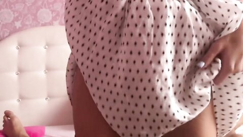 Young Babe Has Passionate Homemade Sex On The Bed