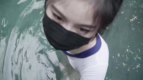 The Female Boss Seduced The Male Subordinate To Teach Her To Swim And
