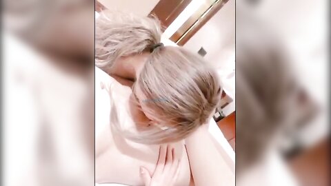 ⚫️⚫️有钱才是王道！91大佬鹿与玫瑰海圈养2条极品小母狗，日常各种调教露出啪啪自拍，反差女乖巧听话怎么玩都可以