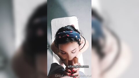 ⚫️⚫️演员、模特于一身网红极品波霸反差婊女神【谭晓彤】付费私拍，酒店阳台风骚露出跪舔吸食金主大肉棒