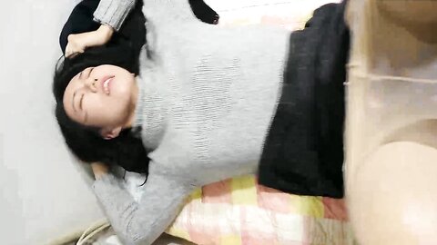 ⚫️⚫️贵在真实无滤镜，小情侣出租房露脸性爱自拍，美女的鲍鱼挺肥阴唇一大一小还黑但是淫水挺多，无套啪啪口爆吞精很刺激