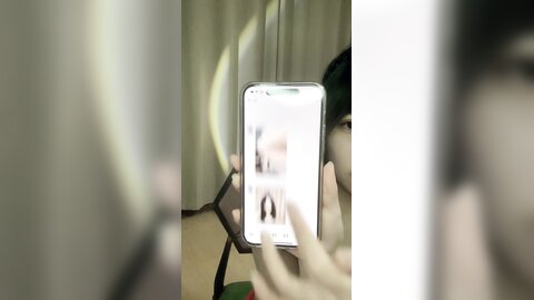 ❤❤牙套尤物美女小姐姐，粉色包臀裙，脱掉内裤多毛骚逼，特写小穴好湿流白浆，揉搓骚穴，翘起屁股
