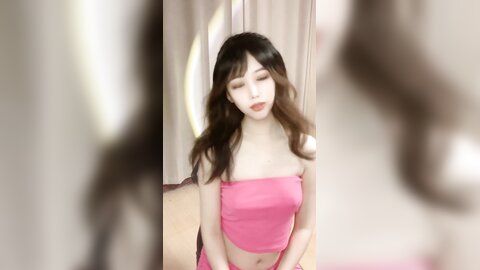 ❤❤牙套尤物美女小姐姐，粉色包臀裙，脱掉内裤多毛骚逼，特写小穴好湿流白浆，揉搓骚穴，翘起屁股