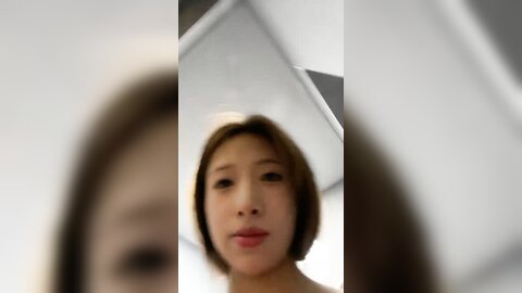 ❤️36D巨乳美少女，酒店发骚自慰扣穴，看的炮友受不了，抓起大屌吸吮，妹妹口活不错，搞的炮友舒服了